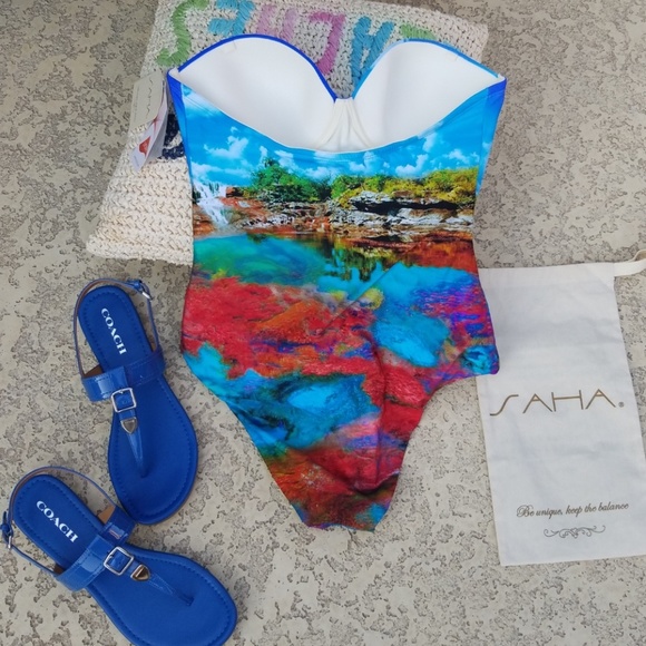 Swimsuit - Picture 6 of 8